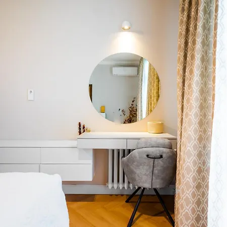Cozy Heaven At Vitosha Blvd - - 2bdr Lägenhet Sofia