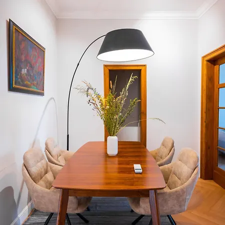 Cozy Heaven At Vitosha Blvd - - 2bdr * Sofia