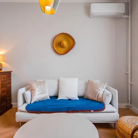 Cozy Heaven At Vitosha Blvd - - 2bdr Sofia