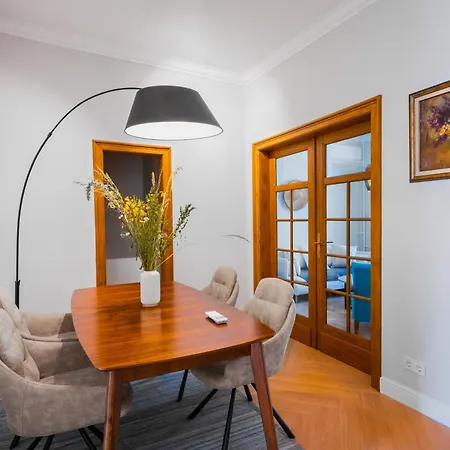 Apartment Cozy Heaven At Vitosha Blvd - - 2bdr Sofia